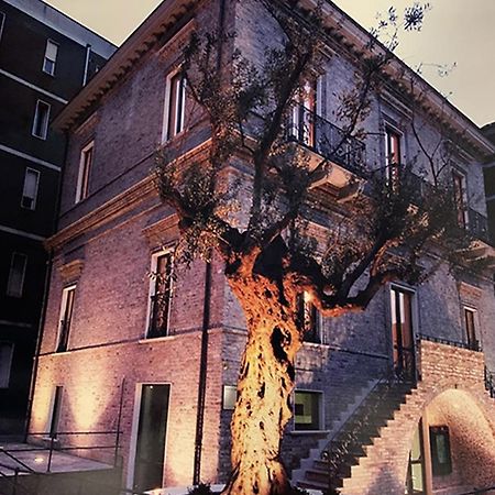 B&B Palazzo Storico Di Nicola Pescara Bagian luar foto
