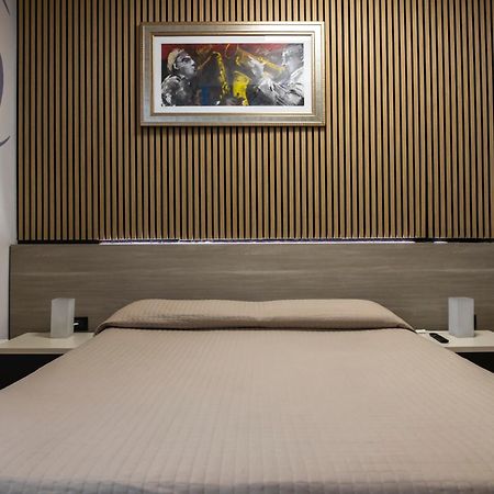 B&B Palazzo Storico Di Nicola Pescara Bagian luar foto