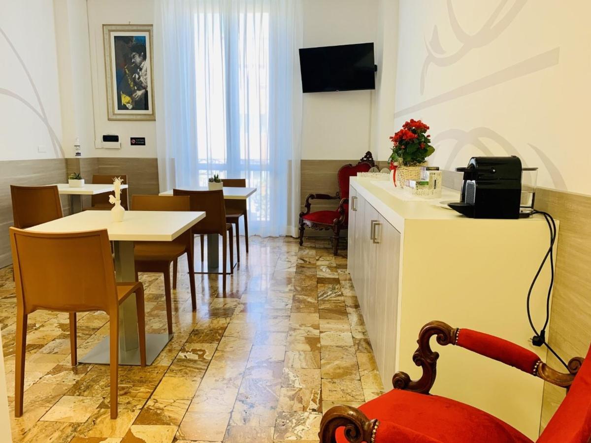 B&B Palazzo Storico Di Nicola Pescara Bagian luar foto