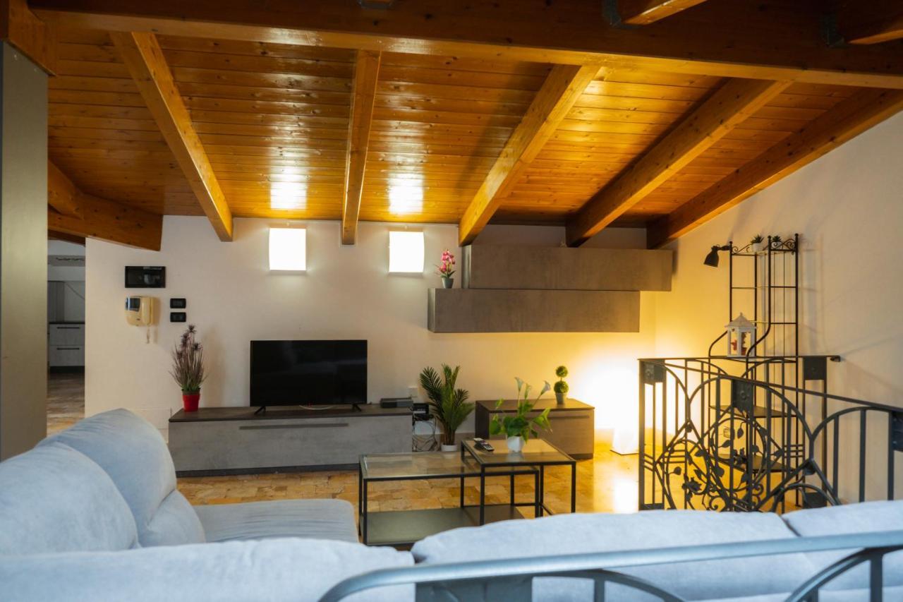 B&B Palazzo Storico Di Nicola Pescara Bagian luar foto