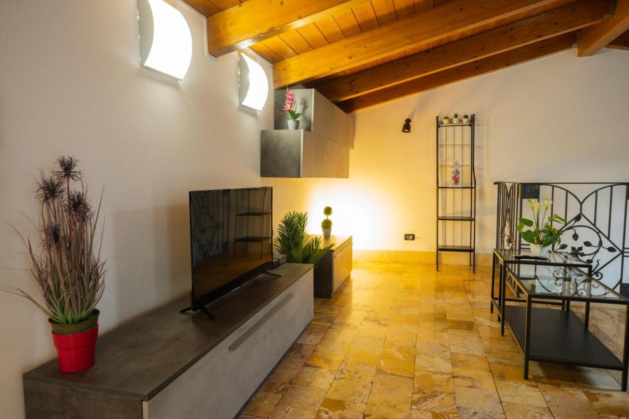 B&B Palazzo Storico Di Nicola Pescara Bagian luar foto