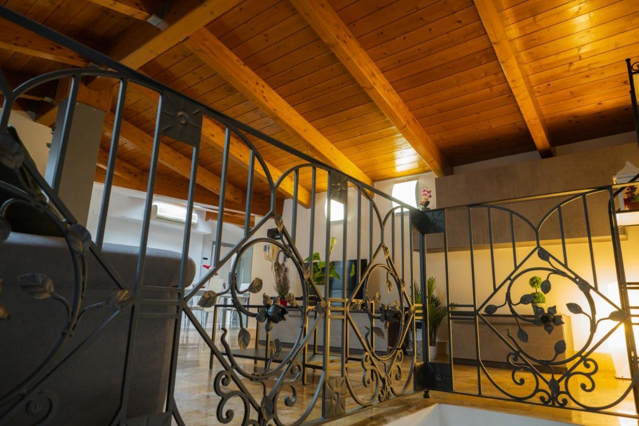B&B Palazzo Storico Di Nicola Pescara Bagian luar foto